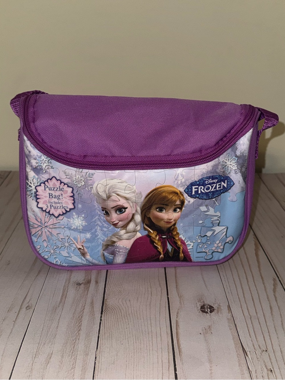 Disney Frozen puzzle bag with puzzles